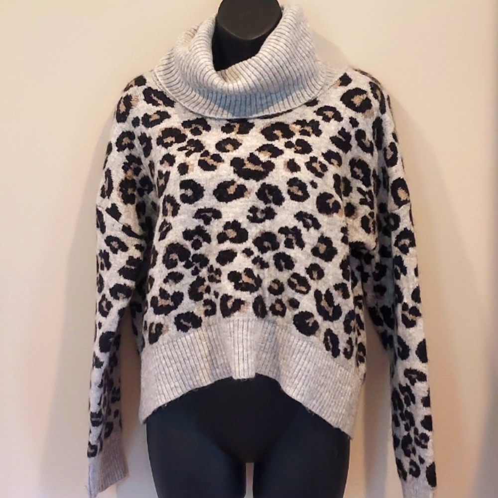Jessica Simpson cropped hi low turtleneck sweater